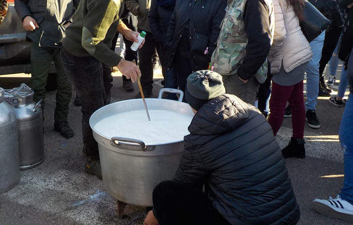 VILLASALTO, Manifestazione di solidarietà ai pastori del paese