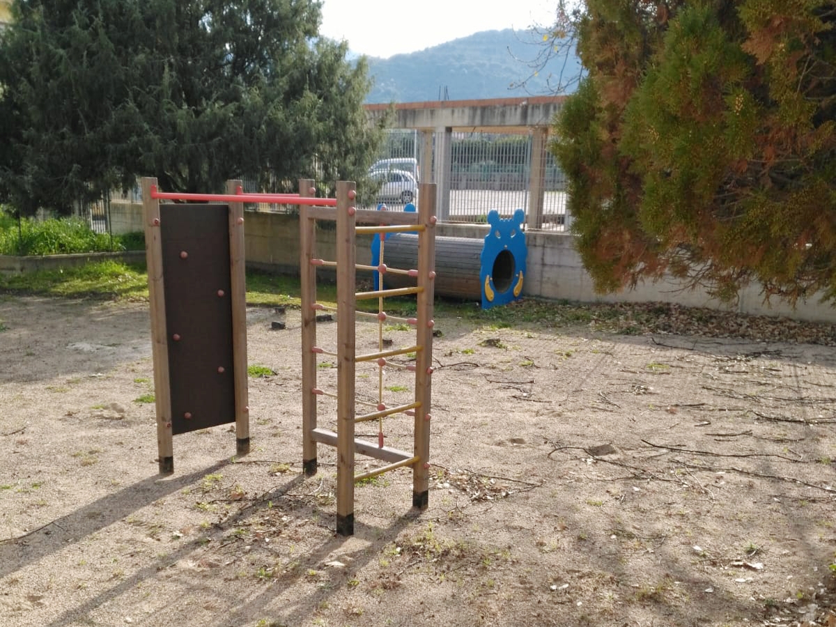 LA LETTERA, Le mamme di San Vito: “Il cortile della scuola dell’infanzia è una vergogna”