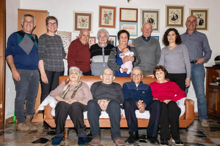 VILLAPUTZU, La famiglia Pisanu accoglie Martina, festeggiata da genitori, nonni e bisnonni