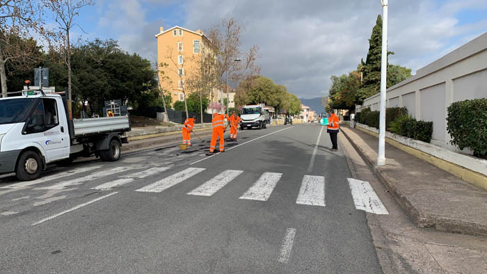 MURAVERA, Operai della Provincia al lavoro per sistemare la via Roma