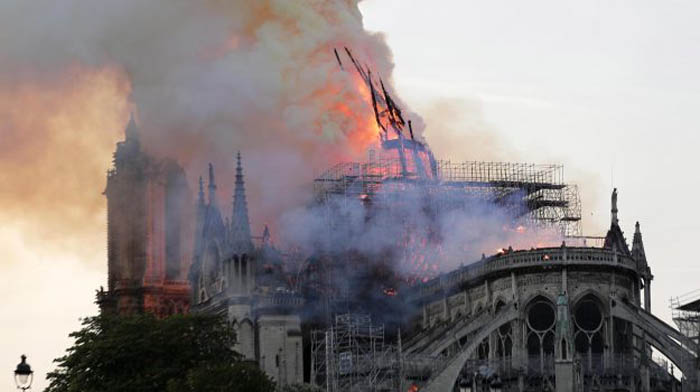 LA RIFLESSIONE. Notre Dame brucia e… (ALDO MARIA VALLI)