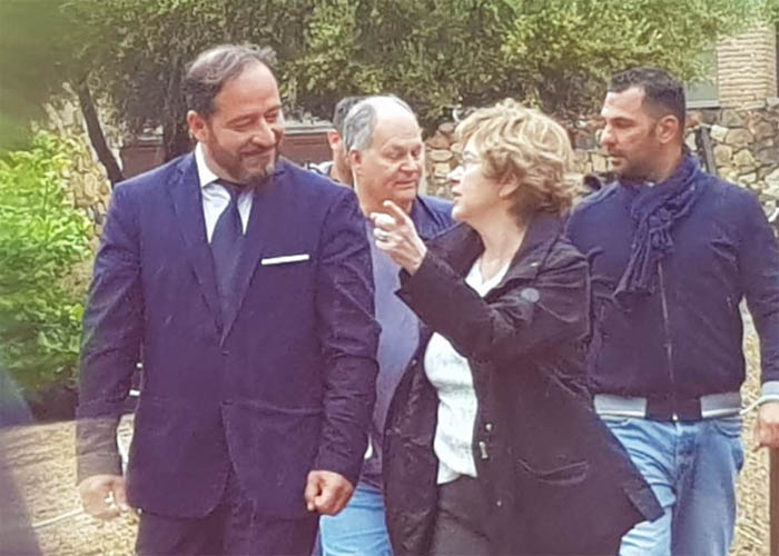 VILLASIMIUS, Il Console generale degli U.S.A. Elisabeth Lee Martinez, in visita in paese