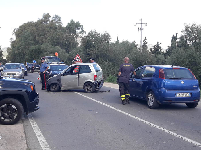 MURAVERA, Scontro fra due auto in via Roma, una donna in ospedale