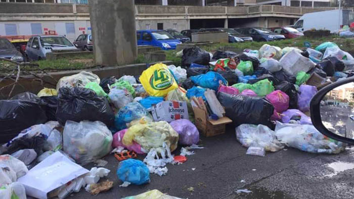 CAGLIARI, Castiadese “beccato” ad abbandonare rifiuti in città. Il sindaco Truzzu: “Un emerito caddozzo”