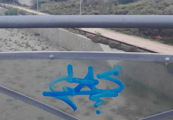 SAN VITO, Vandali deturpano le balaustre del nuovo ponte sul Flumini Uri