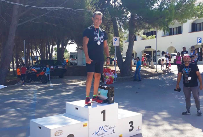 SPORT, Il runner villaputzese Simone Murgioni primo fra gli over 45 nella Mezza Maratona d’Ogliastra