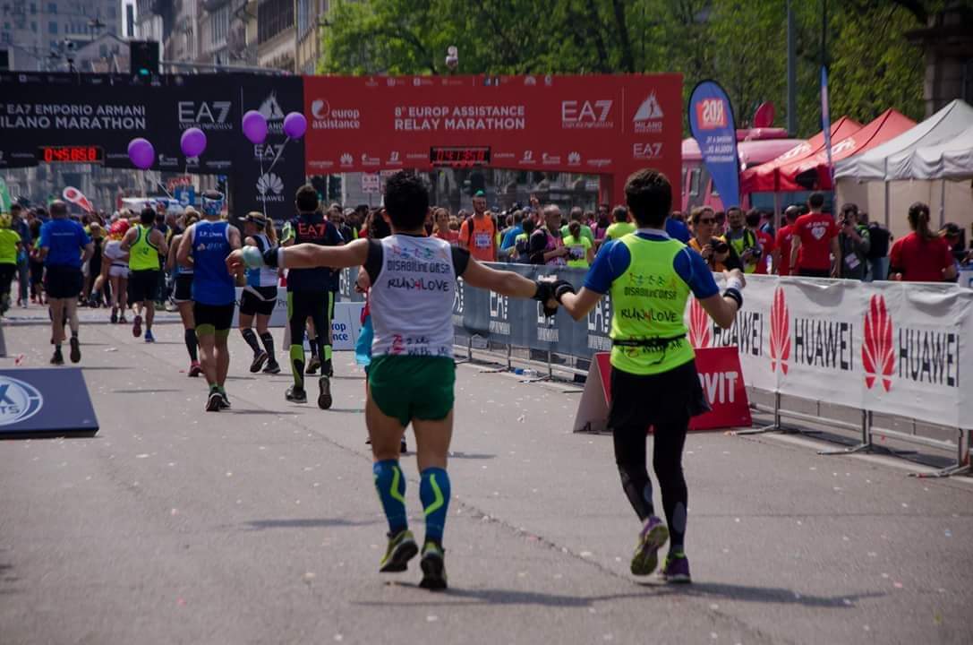 SPORT, La sfida di Chiara, atleta non vedente, e del suo accompagnatore, il runner sarrabese Fabio Orrù