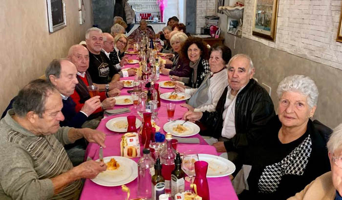 VILLASIMIUS, Un pranzo di Natale dedicato agli anziani