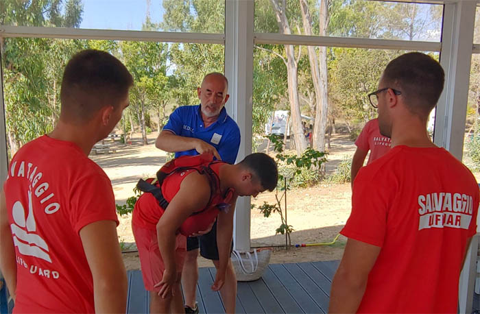 MURAVERA, Defibrillatore nelle spiagge, un corso a Colostrai