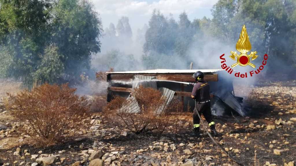 CASTIADAS, Incendio in un’azienda agricola
