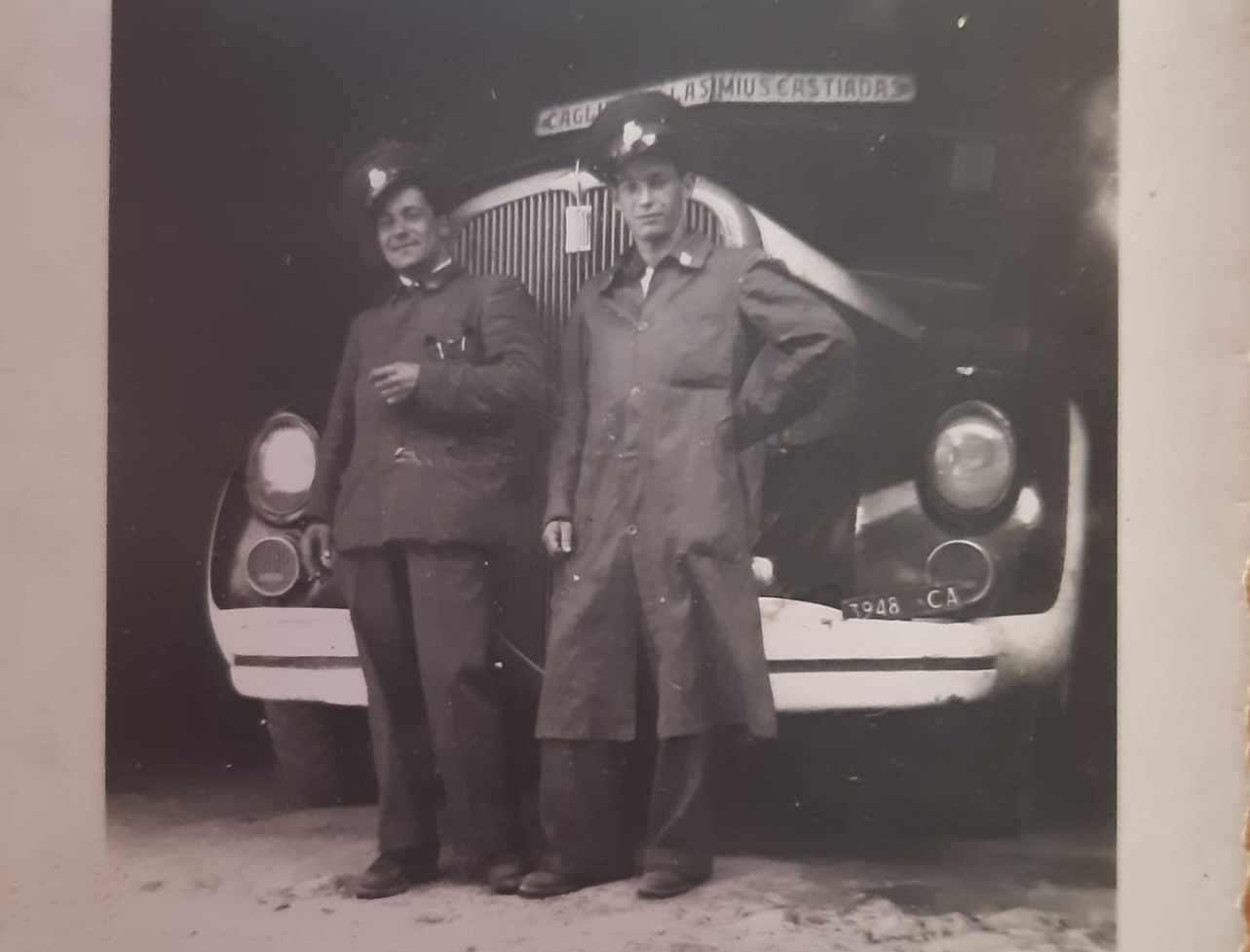 LA FOTO, Una vecchia corriera degli anni Trenta racconta la storia della gente del Sarrabus