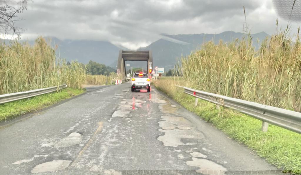VILLAPUTZU, La strada prima del ponte sul Flumendosa è un disastro, chiesto intervento della Provincia