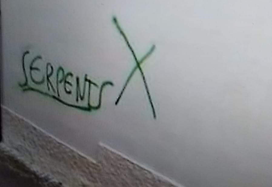 VILLAPUTZU, Imbrattati con una scritta i muri della chiesa di san Giorgio appena ristrutturata