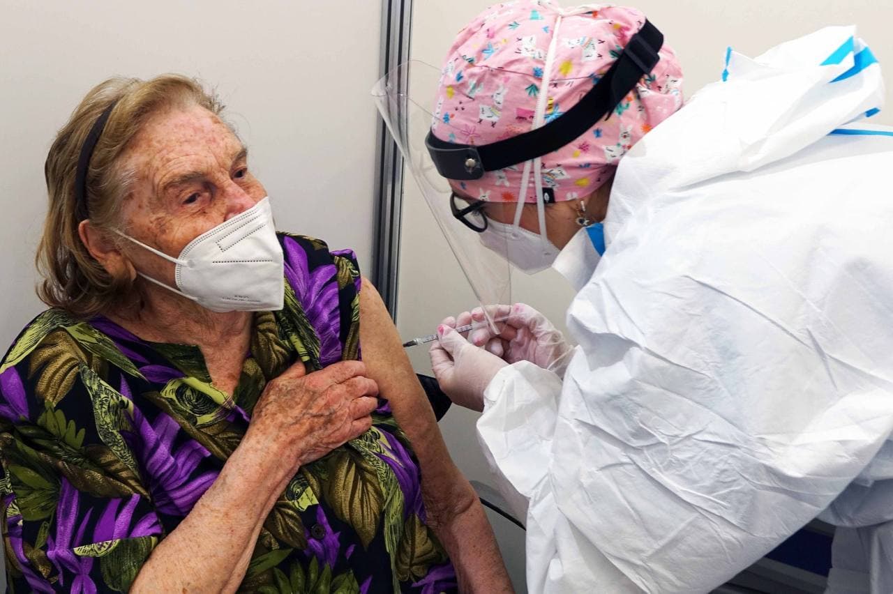 SARDEGNA, Gimbe, col ricalcolo percentuale vaccinati scende sotto il 78 per cento