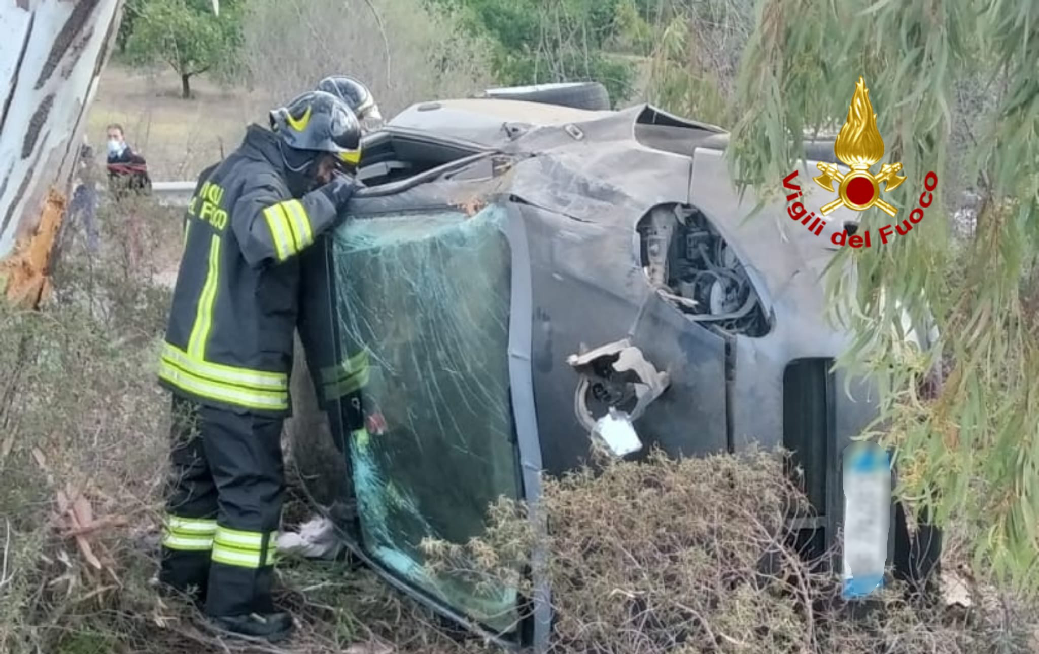 SAN PRIAMO, Auto fuori strada, ferito il conducente