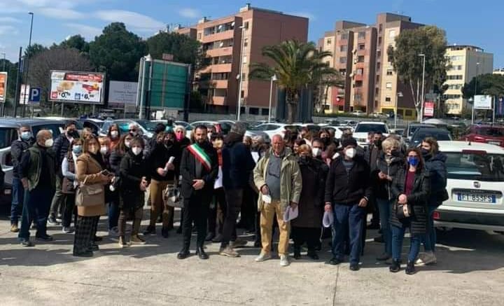 BURCEI, Manca il medico di base, sindaco, giunta e cittadini protestano davanti alla sede Ares di Cagliari