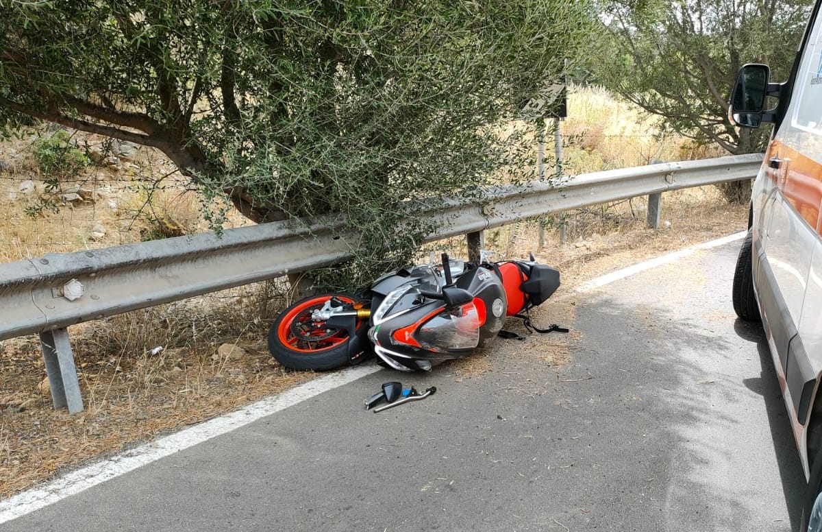 VILLASIMIUS, Moto fuori strada a Campulongu, ferito motociclista francese di 25 anni