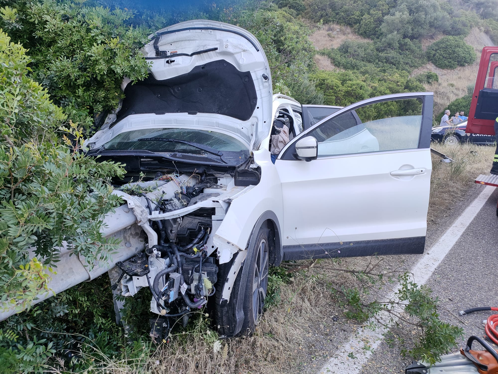 GERREI, Suv contro un guard-rail all’uscita di una galleria sulla Statale 387, morto un 35enne