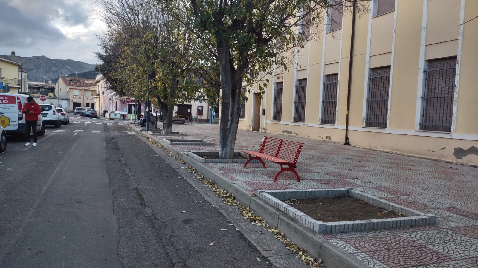 SARRABUS, Panchine rosse a San Vito e Villaputzu per dire “no” alla violenza contro le donne