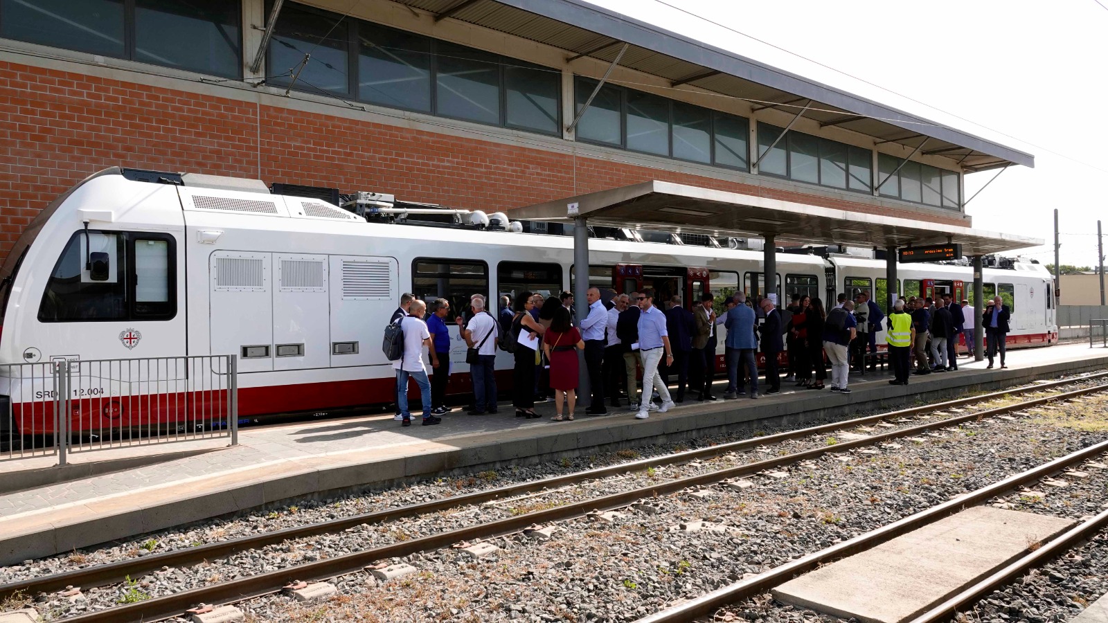 SARDEGNA, viaggio inaugurale per i nuovi treni dell’Arst sulla tratta Monserrato-Mandas-Isili