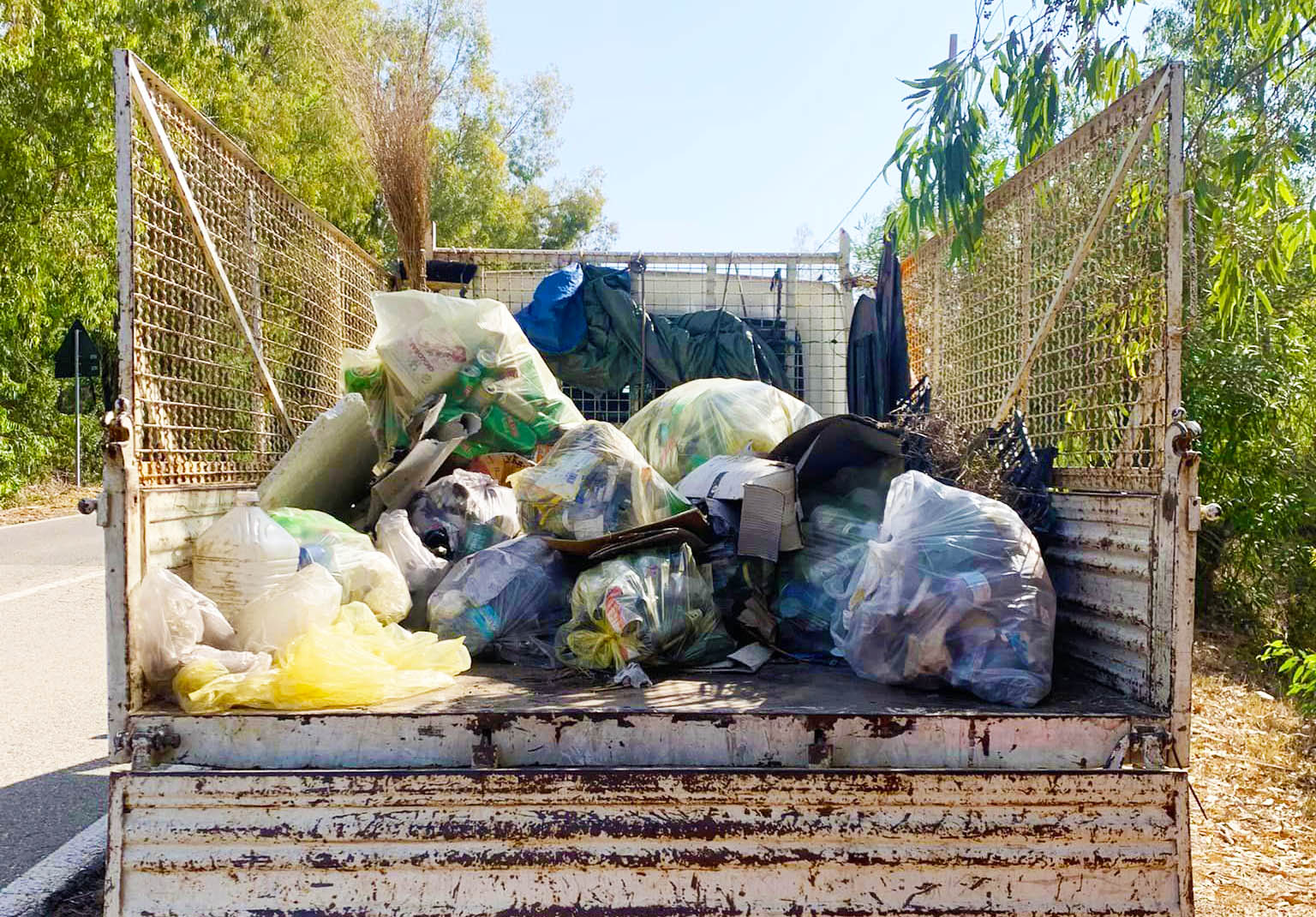 CASTIADAS, Pulizia delle strade, operazione straordinaria del Comune per il decoro urbano