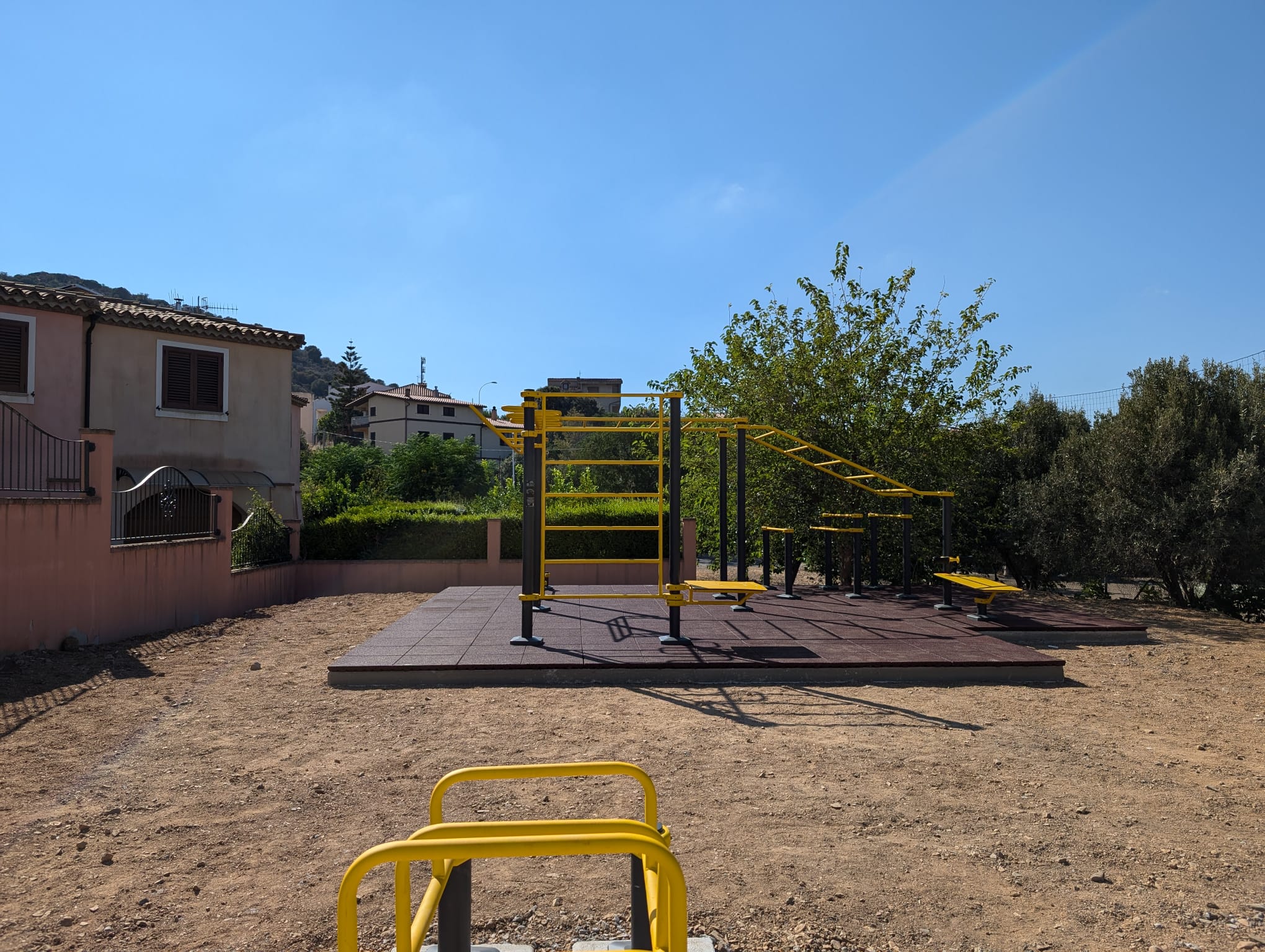 MURAVERA, completata l’installazione delle attrezzature sportive nell’area fitness di Santa Lucia