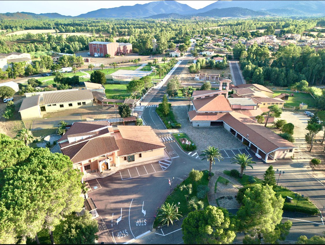 CASTIADAS, Prende forma la nuova scuola del paese, sopralluogo dell’amministrazione in cantiere