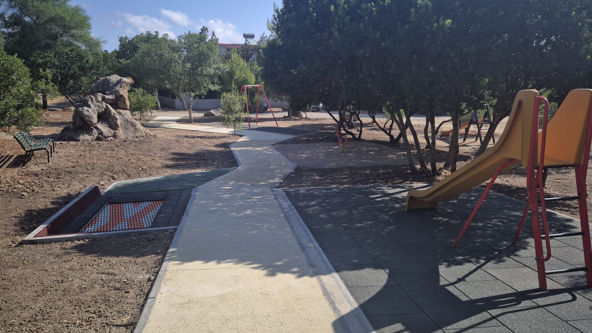 COSTA REI, Riapre l’area giochi rinnovata tra via delle Mimose e via degli Asfodeli