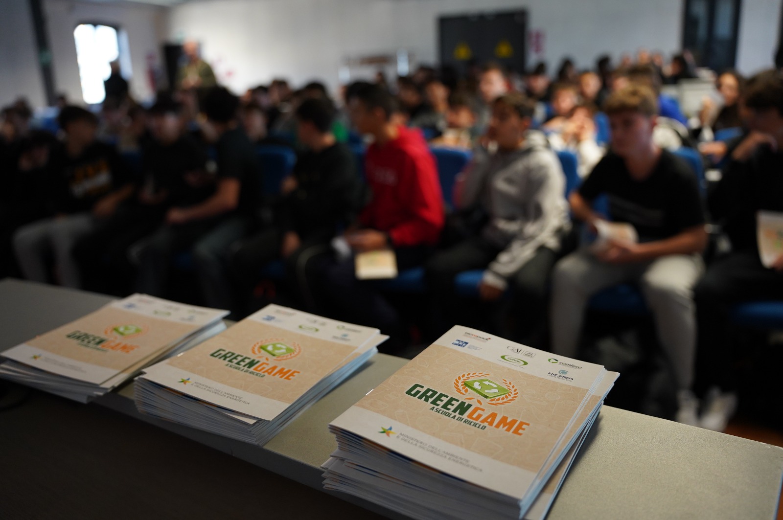 MURAVERA, Il Green Game fa tappa al all’Istituto Einaudi-Bruno,  focus su riciclo e sostenibilità