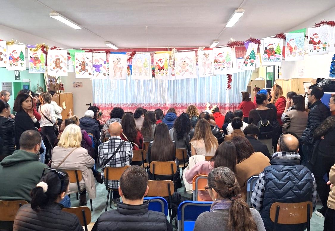 CASTIADAS, festa di Natale nelle scuole con consegna dei doni