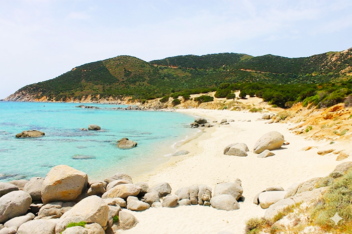 VILLASIMIUS, Stop al parcheggio di Porto Sa Ruxi: accesso alla spiaggia tra disagi e polemiche